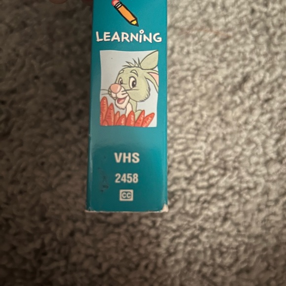 Winnie the Pooh helping others vhs - Picture 2 of 2